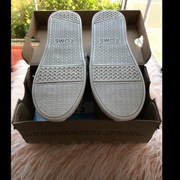 COPY - TINY TOMS Velcro Tarmac Olive Canvas - Picture 6 of 8